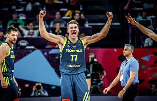 德天空：桑德兰将奥蓬达加入名单，但莱比锡不一定愿意出售（德媒：桑德兰将奥蓬达列为引援目标，莱比锡未必放人）