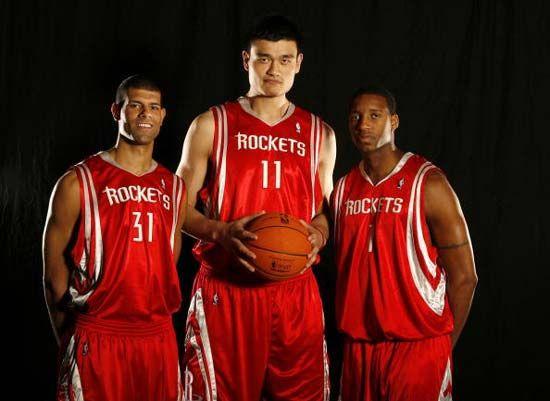 半场战报：利物浦0-0皇马，索博斯洛伊造险，库尔图瓦两次神扑（半场快讯：利物浦0-0皇马，索博斯洛伊制造险情，库尔图瓦两度神扑）