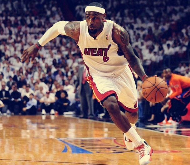 0-2大冷门！14亿豪门主场轰然倒下 5轮1胜（0-2爆冷！身价14亿豪门主场失利 近5轮仅1胜）