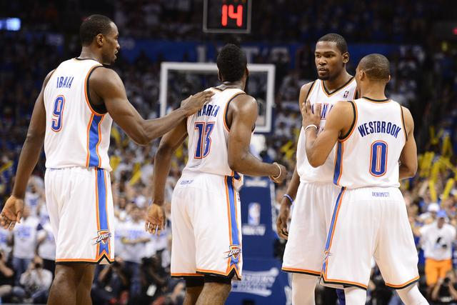 洛夫顿半场高效表现，数据亮眼（洛夫顿半场火力全开，数据抢眼）