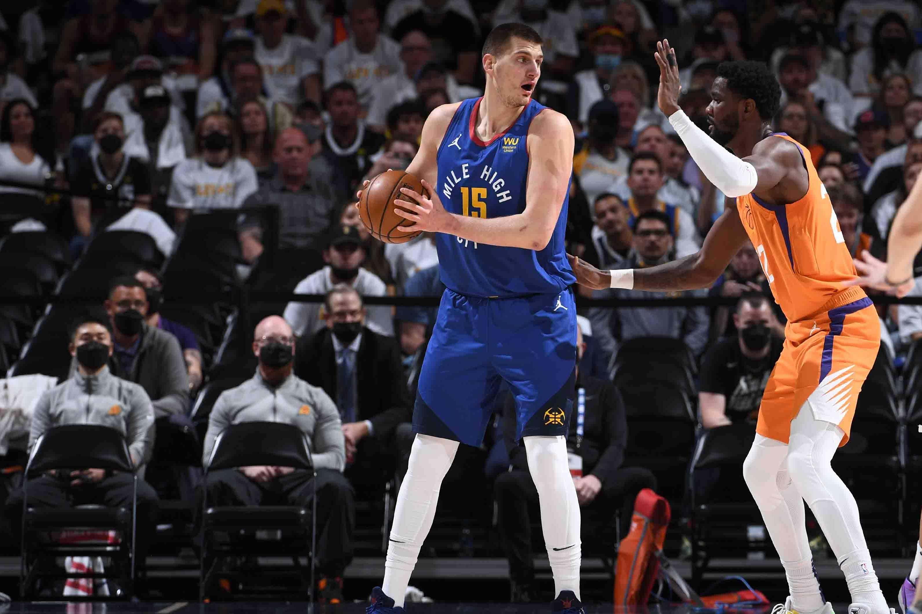 欧冠前瞻：阿贾克斯客战黑马卡拉巴克，能否期盼取得首胜？（欧冠展望：阿贾克斯做客挑战黑马卡拉巴克，首胜能否到来？）