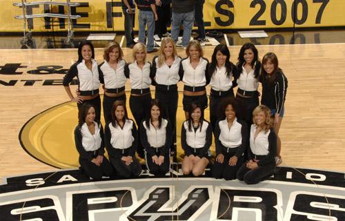 麦凯恩：詹姆斯8分是在多伦多打的，所以他的纪录在美国仍有效（麦凯恩称詹姆斯8分发生在多伦多，其纪录在美国仍然有效）