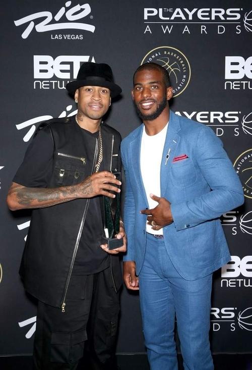 芬奇：康利作用至关重要 有他在场上我们整体更出色尤其关键时刻（芬奇直言康利不可或缺：他在场让球队更出色，关键时刻尤为明显）