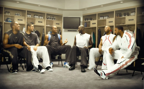 全队半场唯一得分上双！亚历山大10中7贡献16分4助攻（半场全队仅他得分上双！亚历山大10投7中砍下16分4助攻）