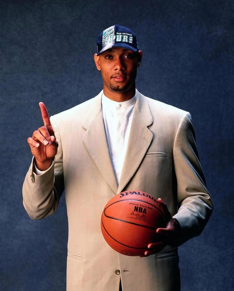 温格：阿森纳将赢得英超冠军，届时我会争取回来看看（温格：看好阿森纳称王英超 夺冠那天我会回来看）