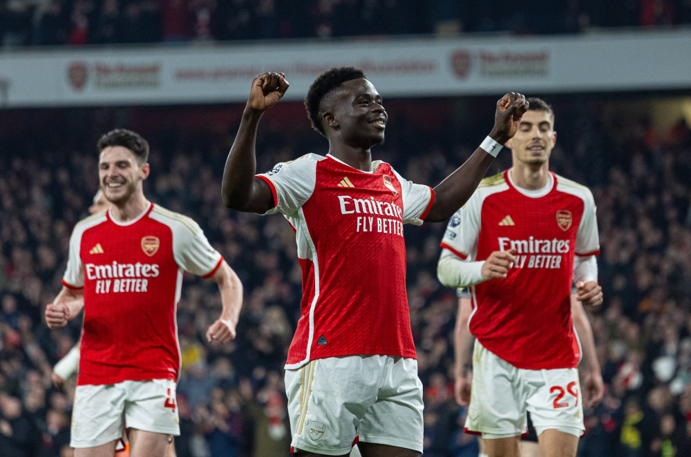 回家带娃保罗与儿子一起训练&还玩空接 CP4身穿马刺训练服（保罗回家陪娃，携子合练上演空接，CP4穿马刺训练服）