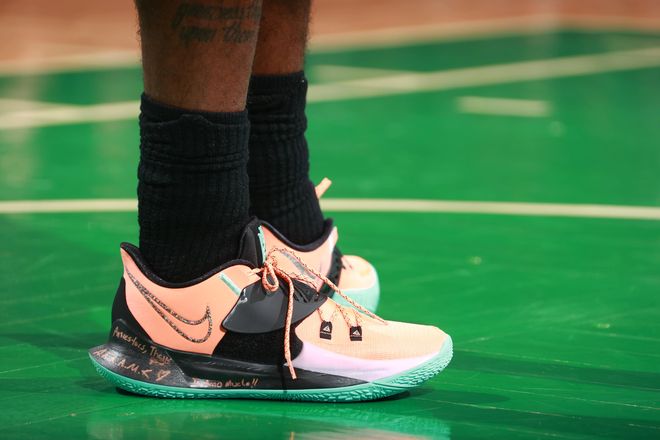 西甲为约20名待业的教练举办了专题培训：塞蒂恩、莫雷诺在列（西甲面向约20名待业教练开设专题培训，塞蒂恩、莫雷诺名列其中）