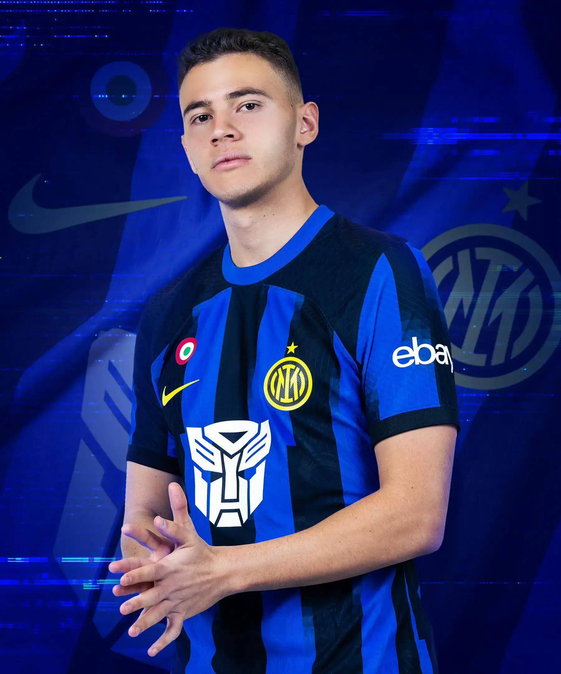 武磊受邀出席上海徐汇区足球超级联赛开幕式，并宣布比赛开幕（武磊出席上海徐汇区足球超级联赛开幕式并宣布开赛）