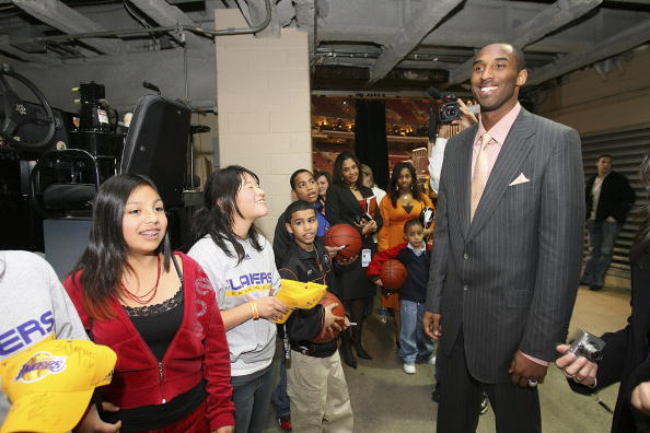 记者：哲凯赖什手指骨折，但他带伤坚持参加比赛和训练（记者披露：哲凯赖什手指骨折，仍带伤参加比赛与训练）