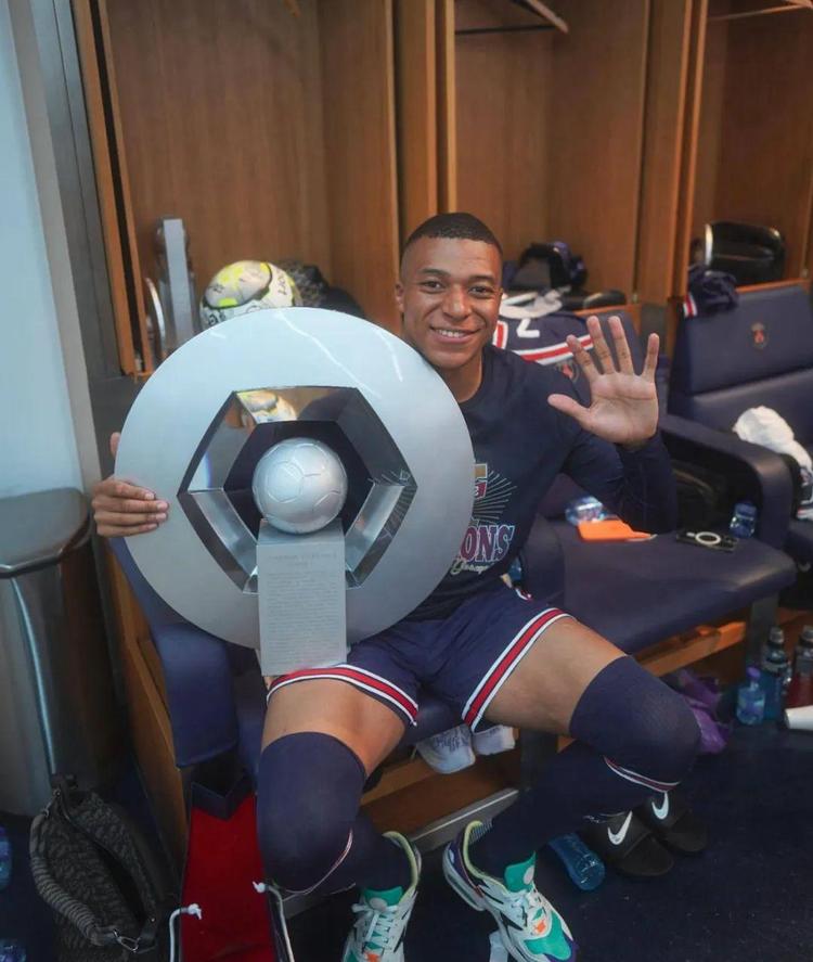 广东3消息！萨姆纳无缘大战山西，杜锋高瞻远瞩，朱芳雨沉冤得雪（广东队三条新动态：萨姆纳缺席战山西，杜锋布局长远，朱芳雨终于正名）