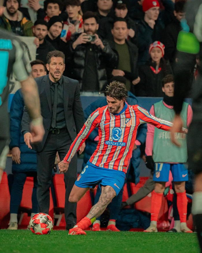 乔-科尔：当年切尔西首回合不敌巴萨后，穆帅痛斥全队没种（乔·科尔回忆：切尔西首回合不敌巴萨后，穆里尼奥怒批全队缺乏斗志）