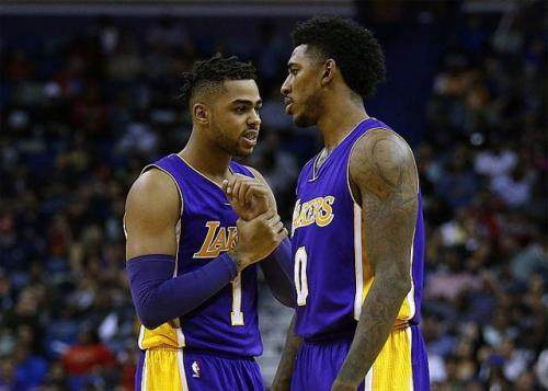 中国冰壶男队5连胜锁定循环赛前三 向米兰冬奥席位冲刺（中国冰壶男队豪取五连胜，稳居循环赛前三，冲击米兰冬奥名额）